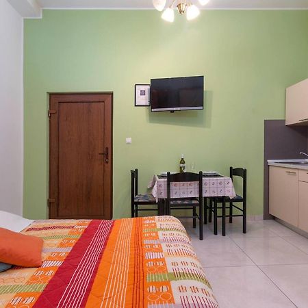 Pleasant Oriana Apartment Near The Sea-PUY מראה חיצוני תמונה